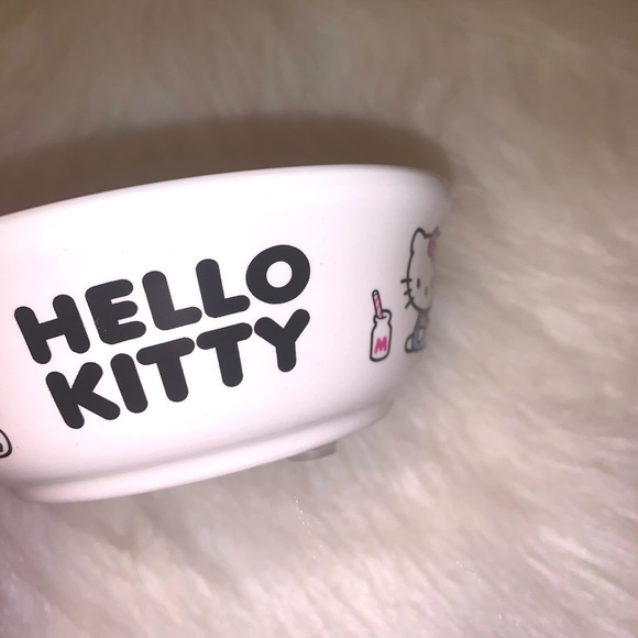 NEW!!! SET OF 2 HELLO KITTY PET BOWLS - Picture 4 of 6